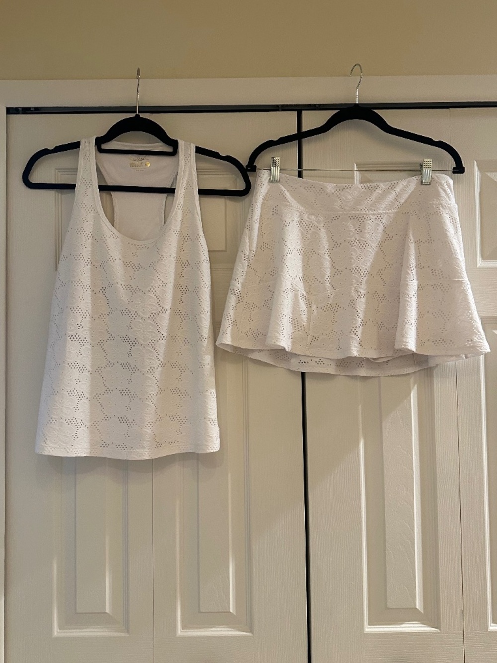 Lilly Pulitzer Large White Skort and Tank Set - Picture 5 of 8